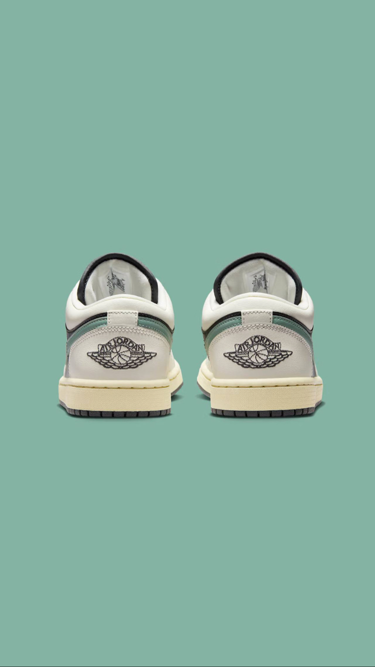 Nike Air Jordan 1 Low “ Anthracite Jade Smoke “