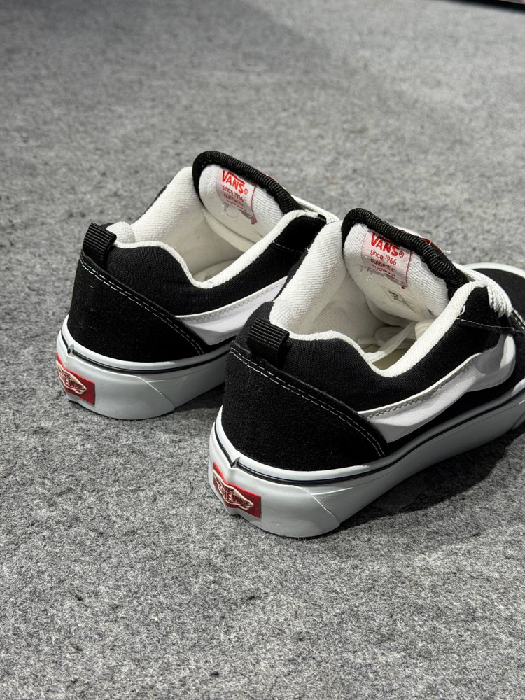 VANS KNU SKOOL BLACK WHITE