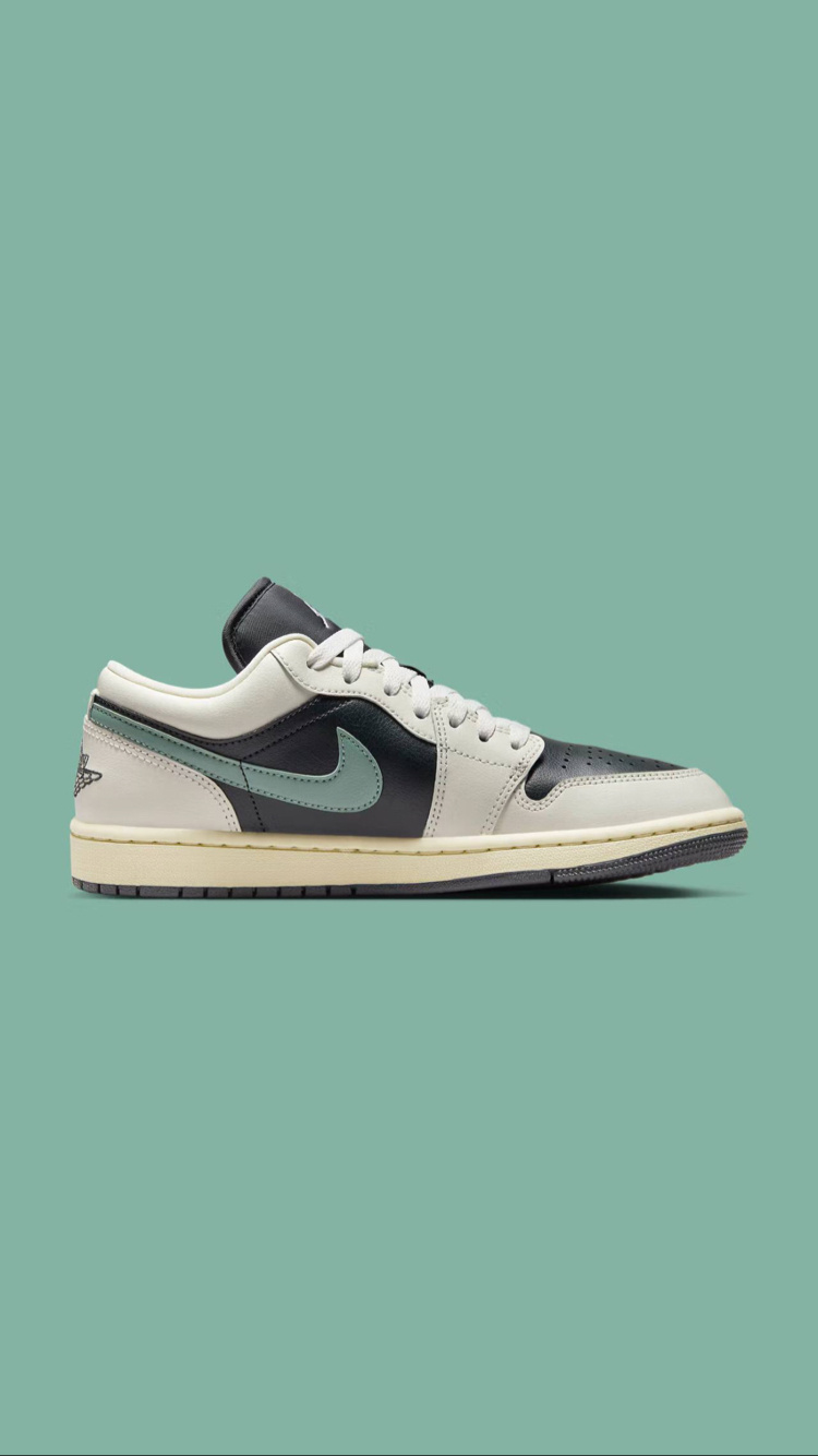 Nike Air Jordan 1 Low “ Anthracite Jade Smoke “