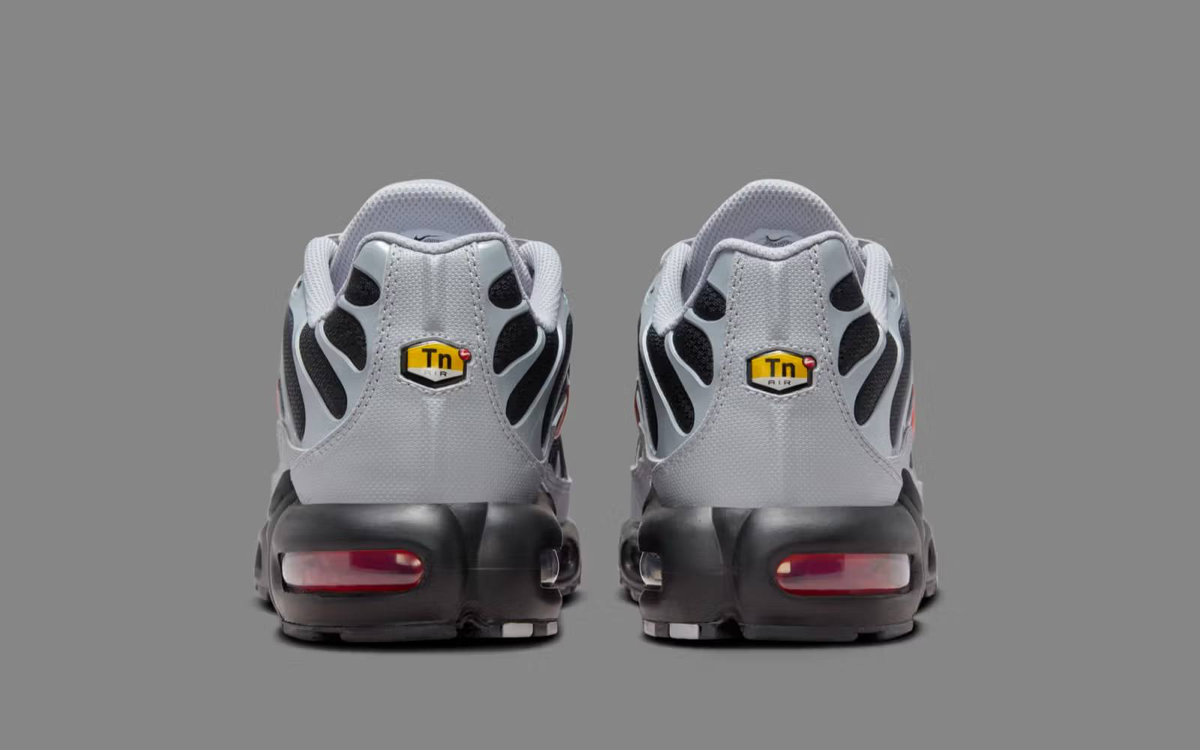 Air Max Plus Wolf Grey Picante Red
