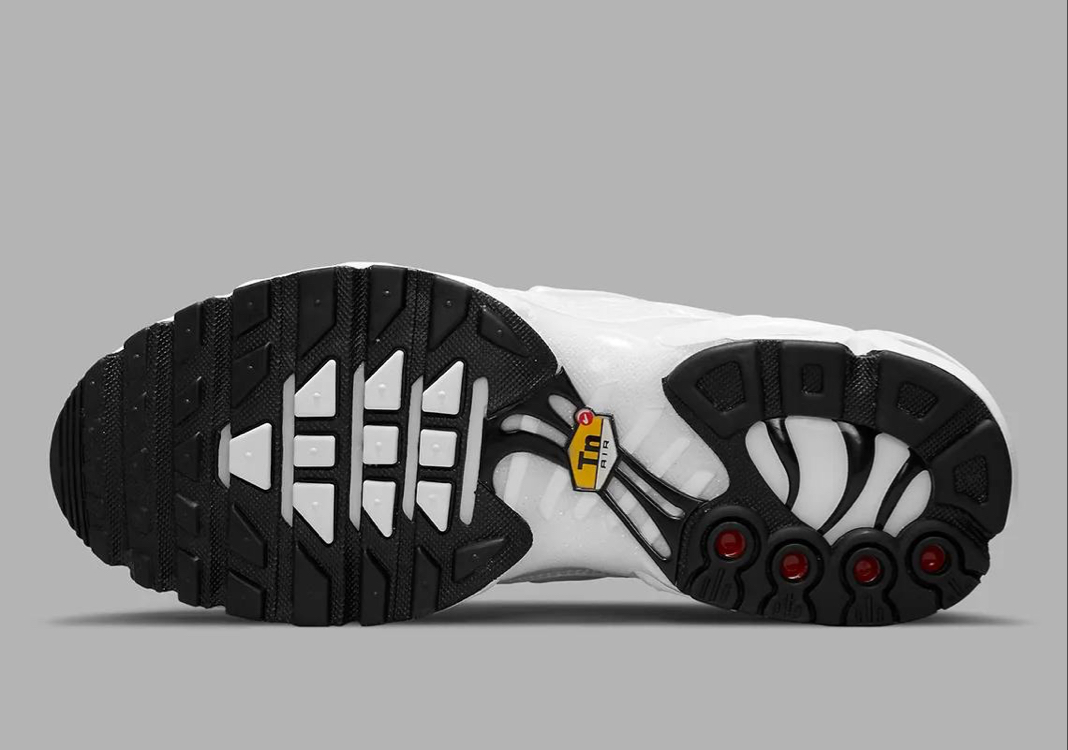 Air Max Plus TN “Triple White” 