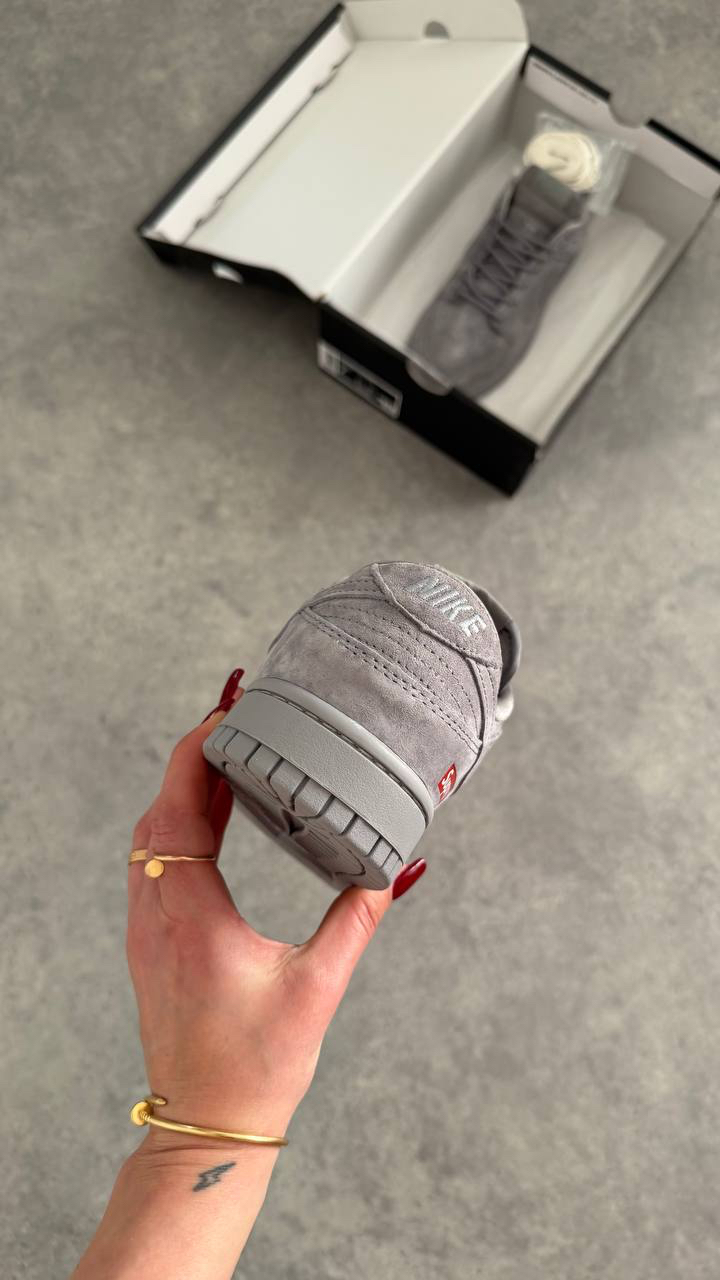 Supreme x Nike Sb Dunk Low  “Grey’’