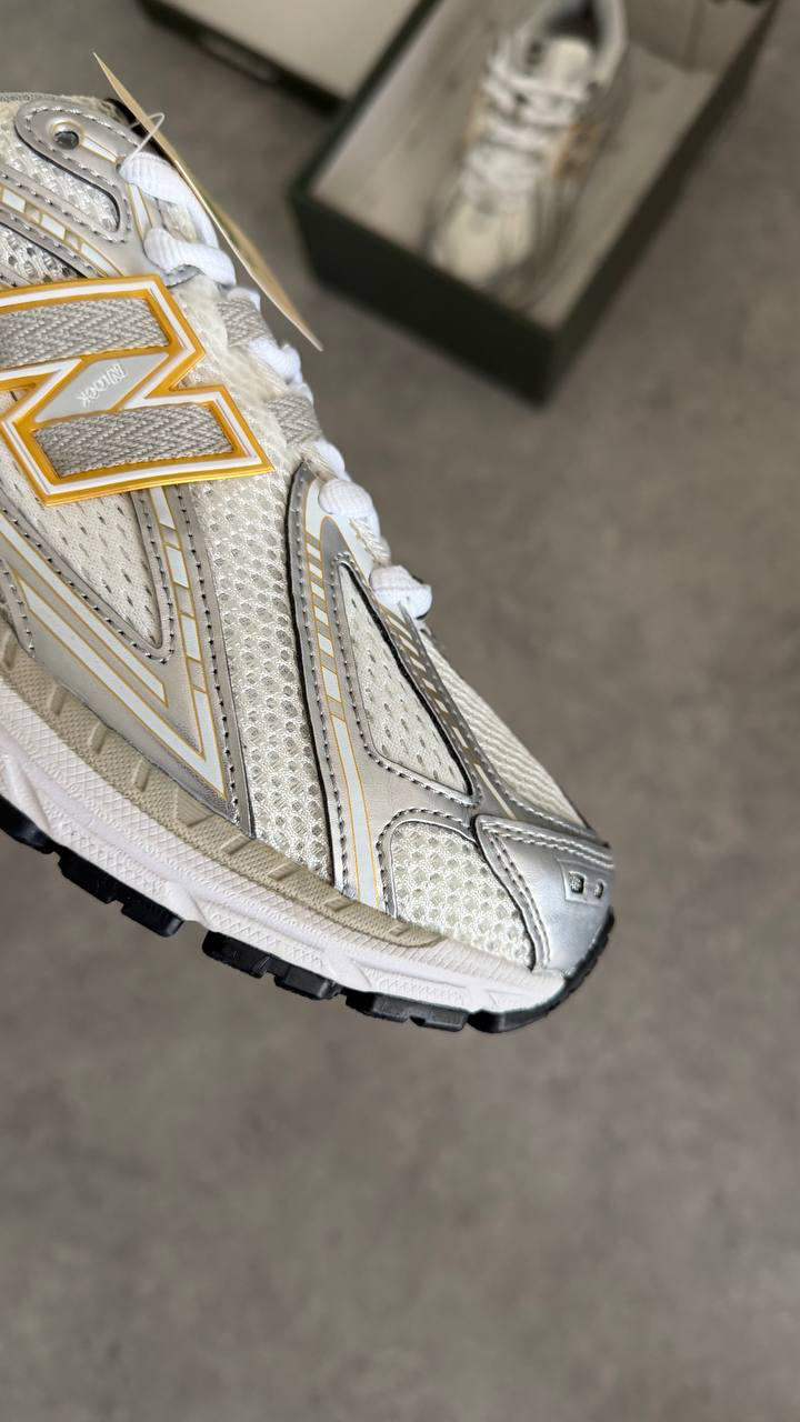 New Balance 1906R White Silver Metallic Gold 