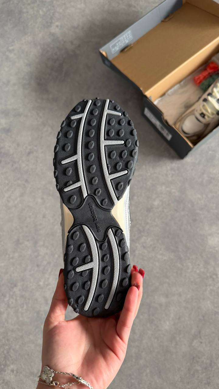 New Balance 204L Silver Metallic