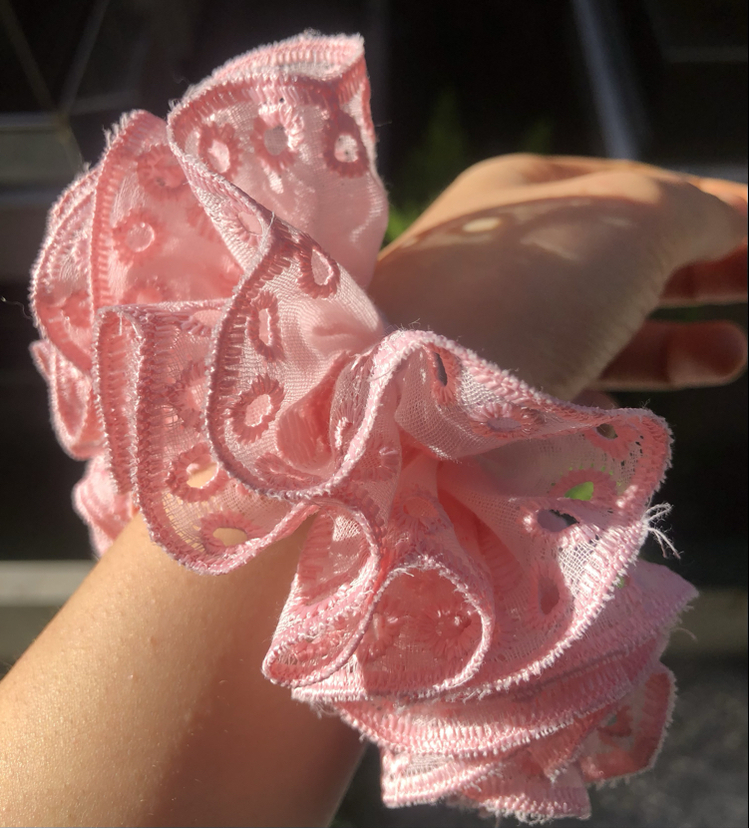 Pembe fistolu simit toka 