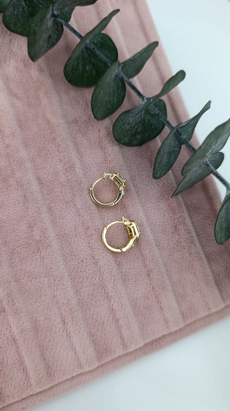 14K Renkte Xuping Elmas Montürlü Minimal Halka Küpe 