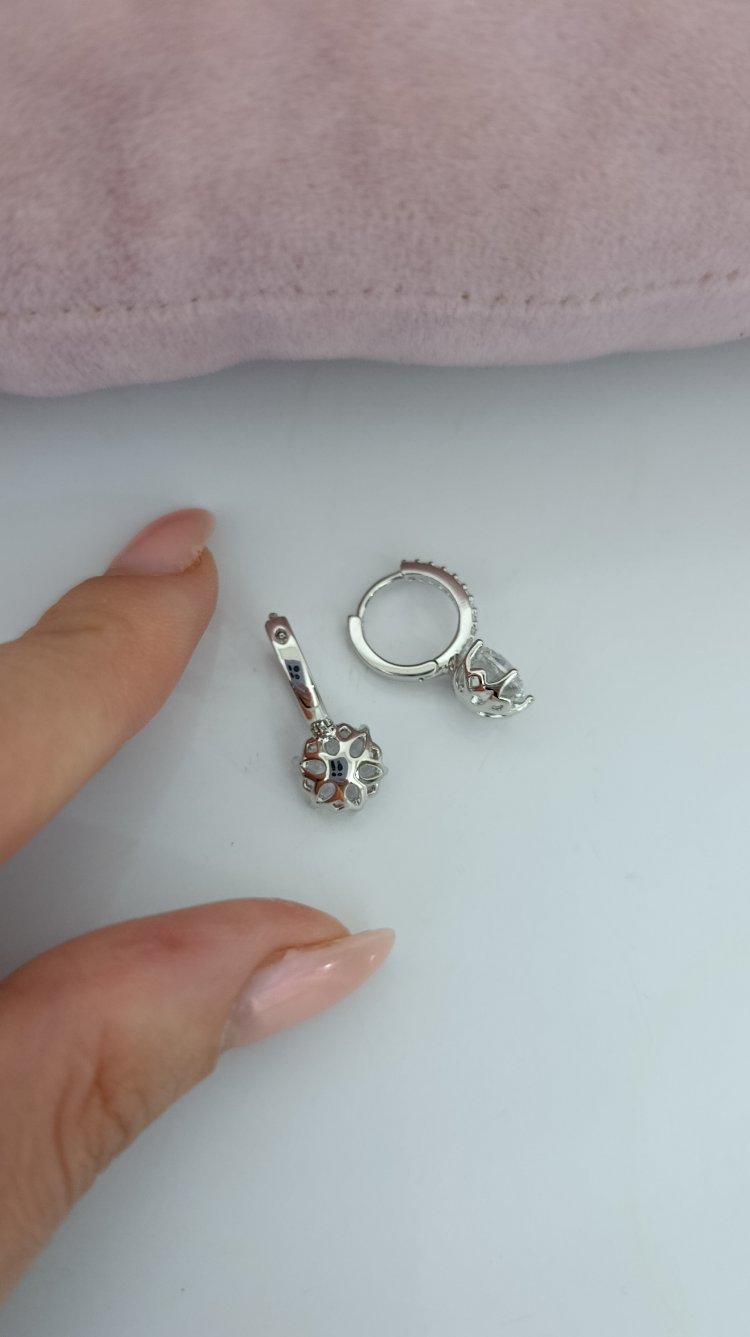 Beyaz Altın İşçiliğinde Xuping Crystal Küpe