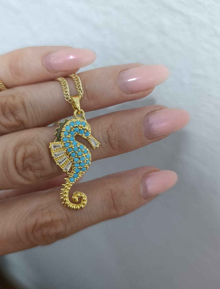 14K Renkte Xuping Deniz Atı Kolye Ucu