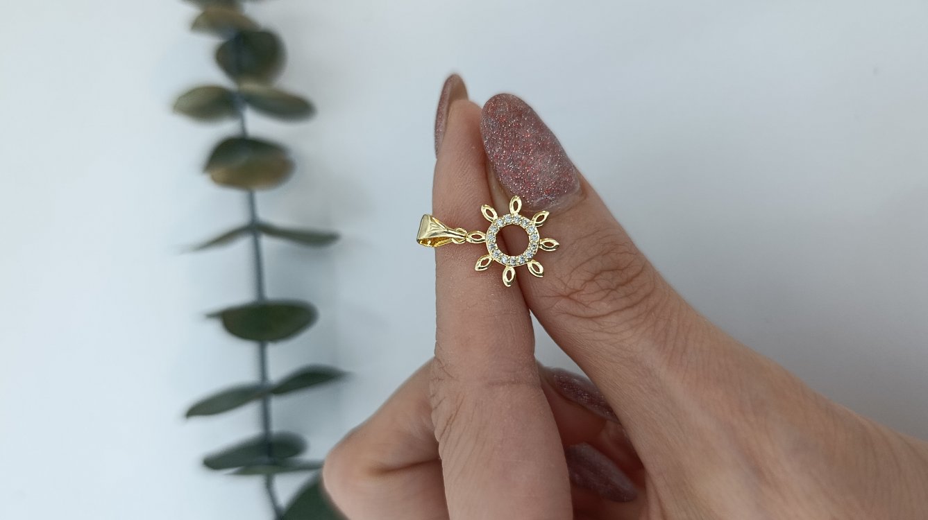 14K Renkte Xuping Minimal Güneş Kolye Ucu