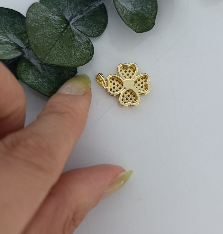 14K Renkte Xuping Yonca Kolye Ucu