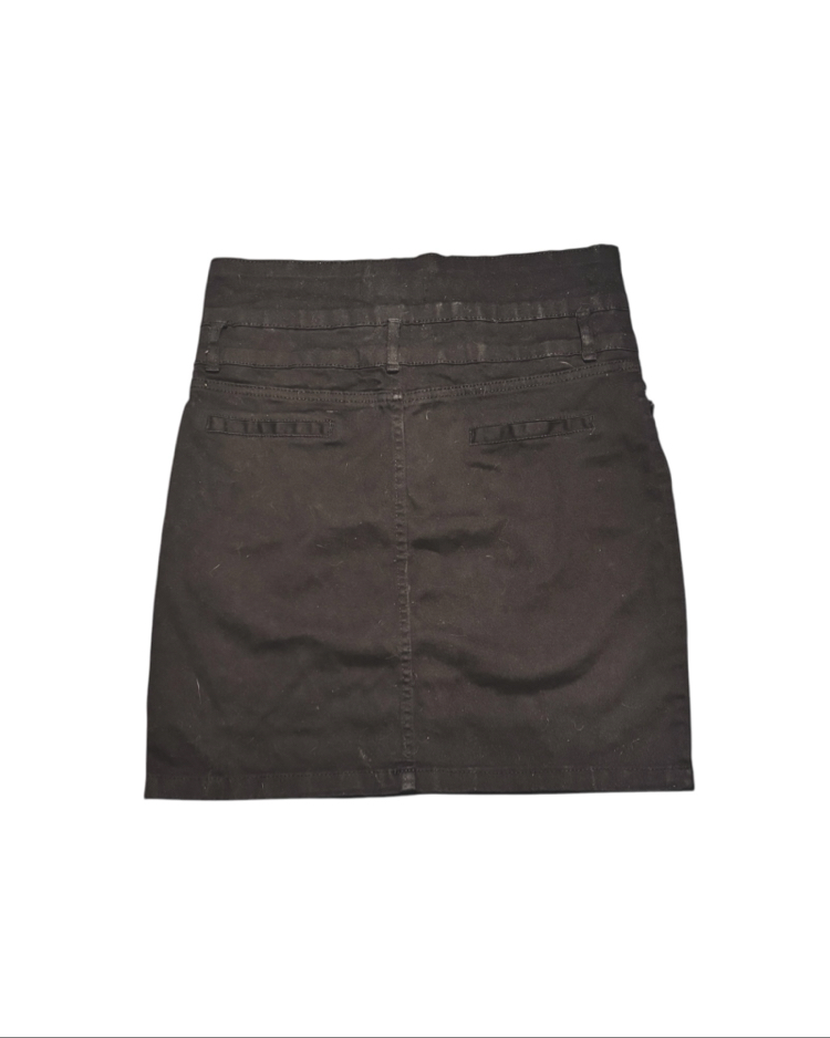 Triple button mini skirt