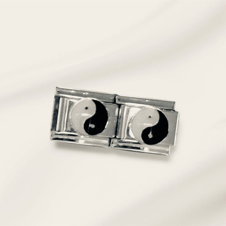 Siyah Beyaz Çelik Charm