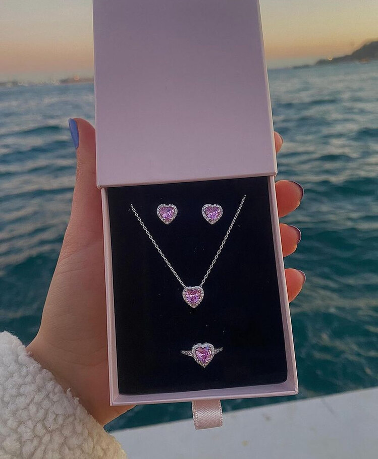Pembe kalp taşlı set