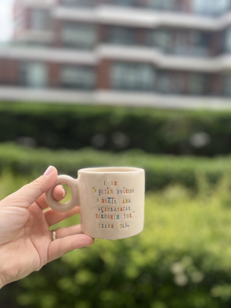 Motto ‘O Şeyin Doğrusu’ Seramik Fincan