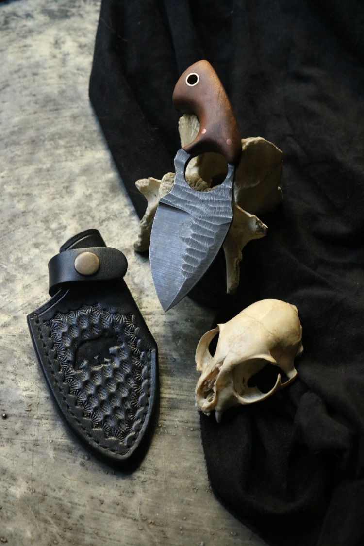 BEAR DAGGER