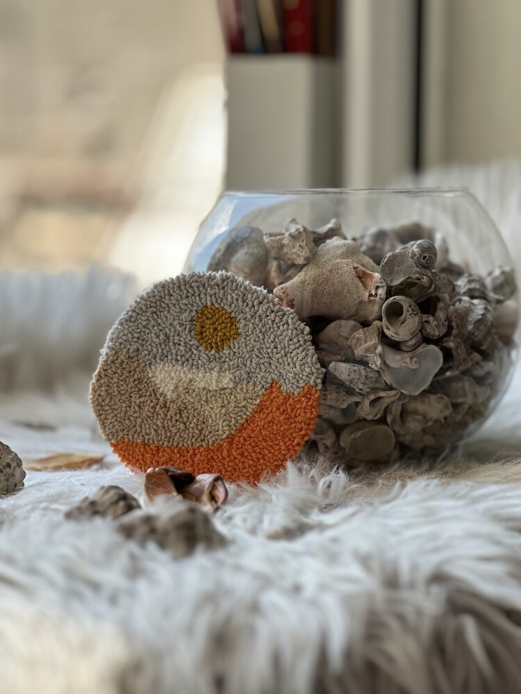 Kediler bardak altlığı