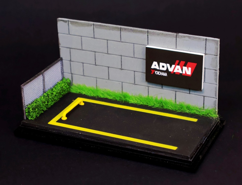 1/64 Parking Lot Diorama Display Case. (Araç Dahil Değildir)