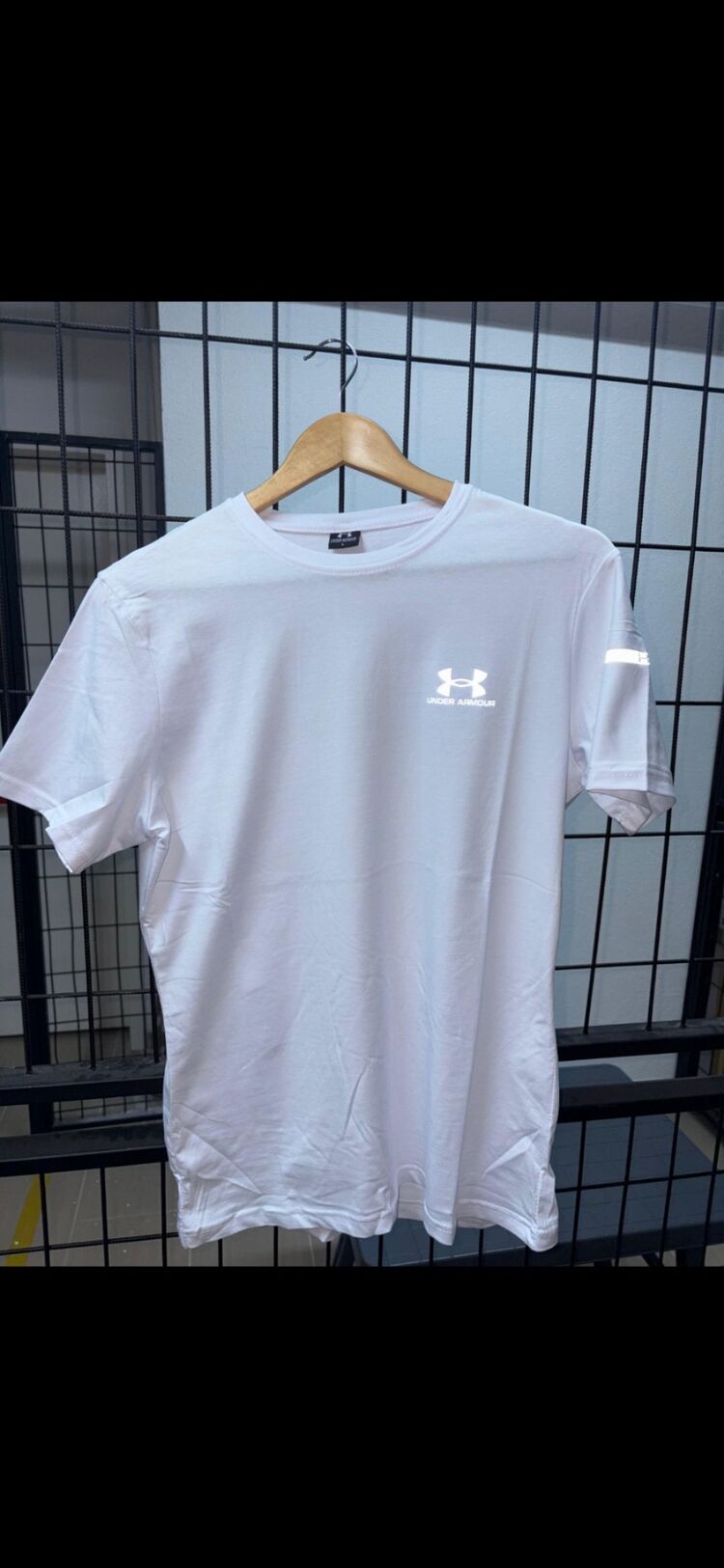 Under Armour Beyaz Tişört