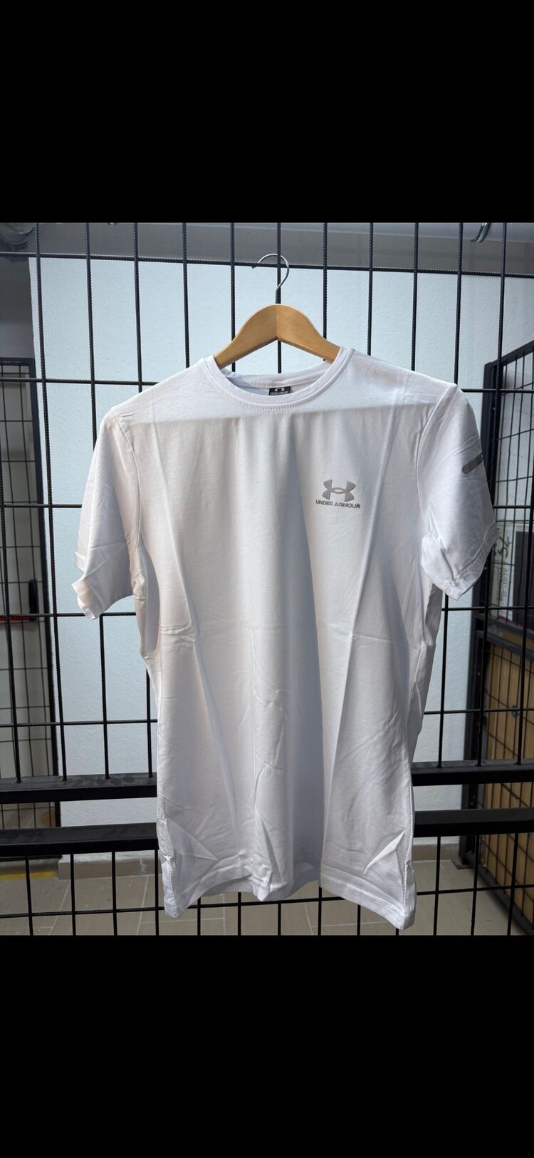 Under Armour Beyaz Tişört