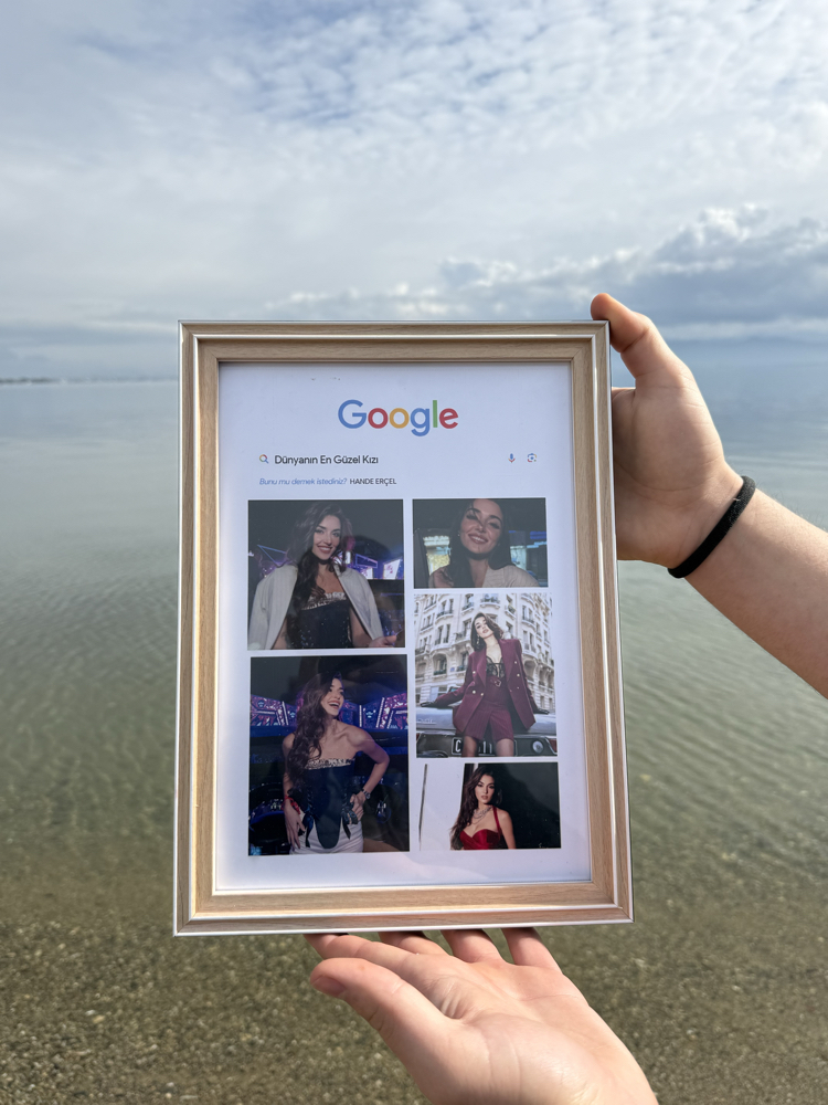 Dünyanın En Güzel Kızı – Google Temalı Çerçeve