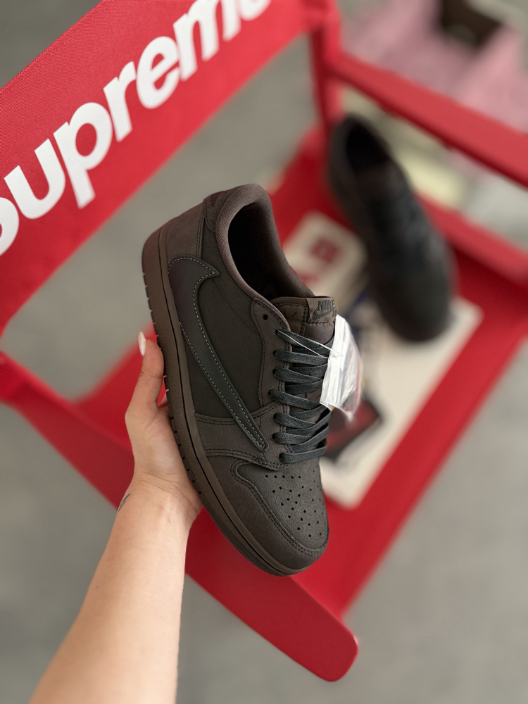 Air Jordan 1 Retro Low OG SP x Travis Scott 'Velvet Brown'