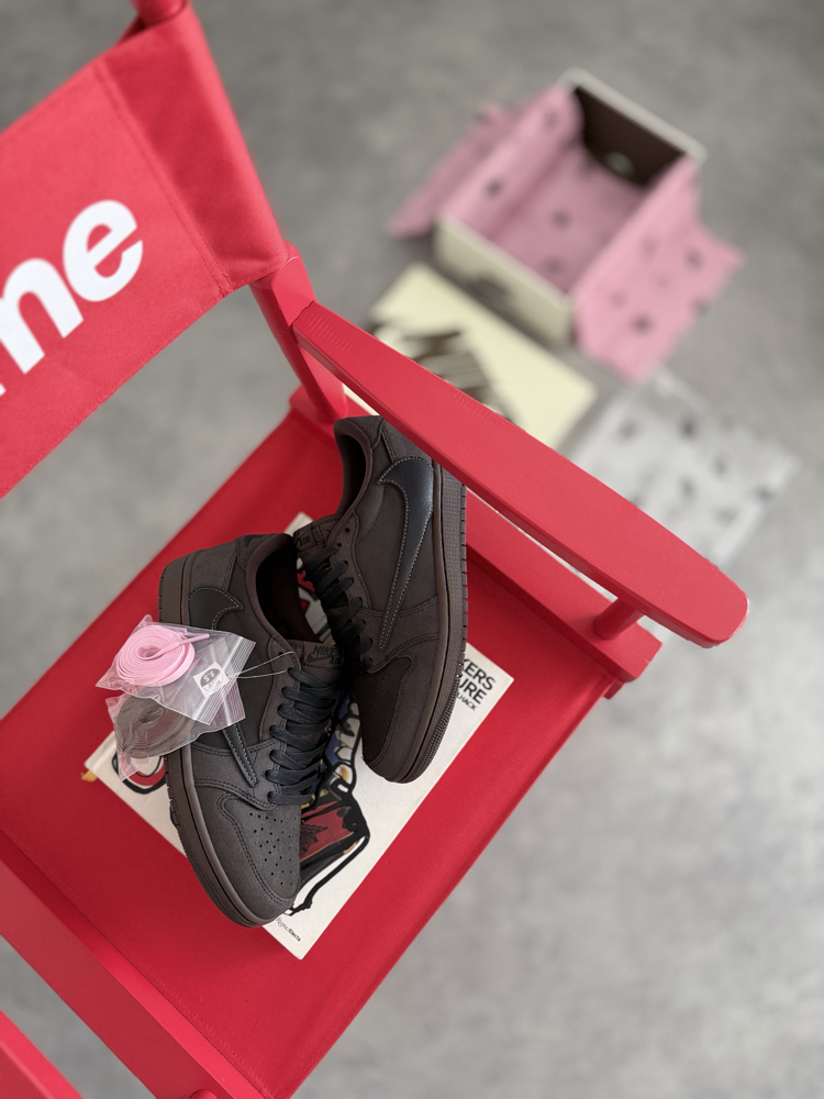 Air Jordan 1 Retro Low OG SP x Travis Scott 'Velvet Brown'