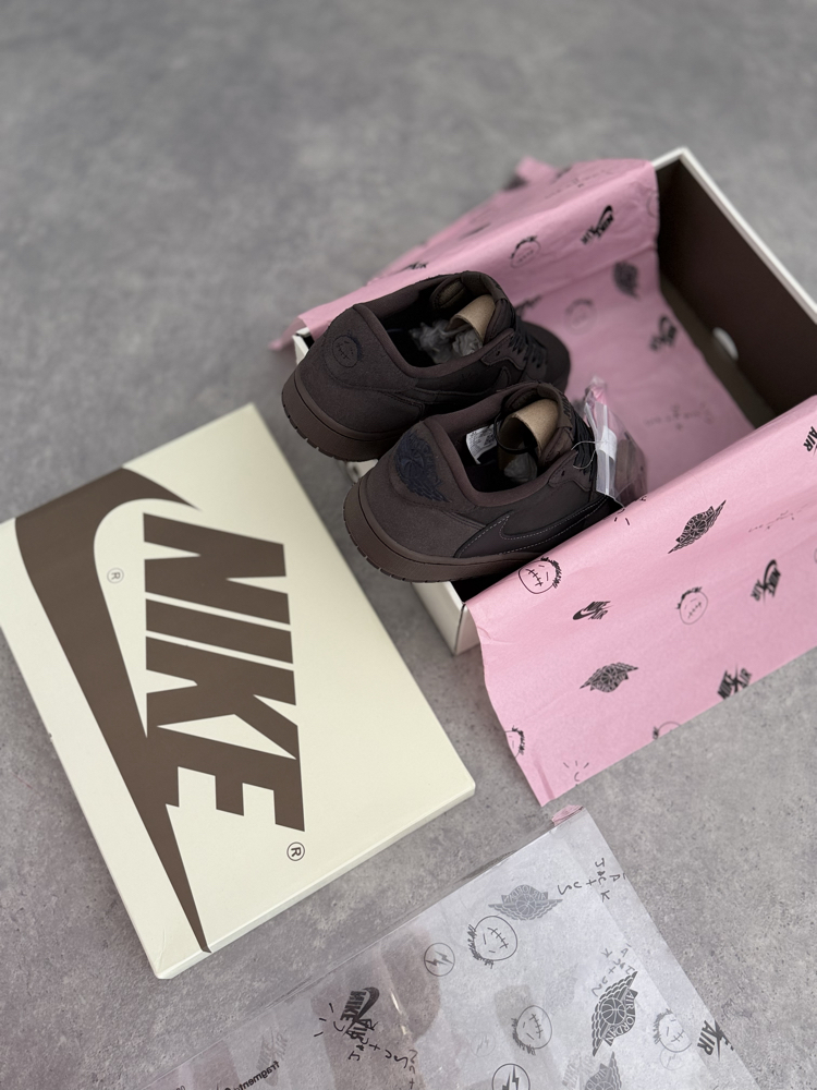 Air Jordan 1 Retro Low OG SP x Travis Scott 'Velvet Brown'