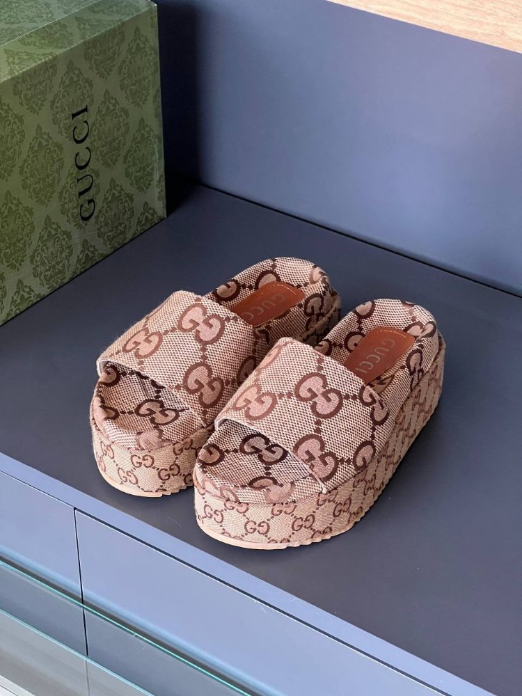 Gucci Kadın Summer Slippers