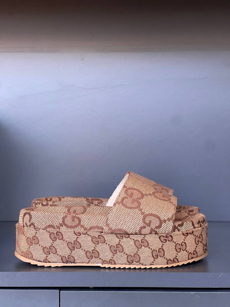 Gucci Kadın Summer Slippers