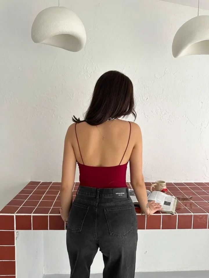Derin Dekolte Askılı Body Sırt Dekolteli Şık Kolsuz Yazlık Bodysuit - Kırmızı