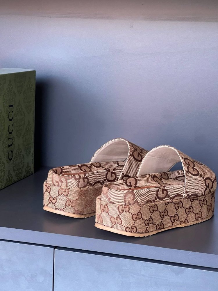Gucci Kadın Summer Slippers