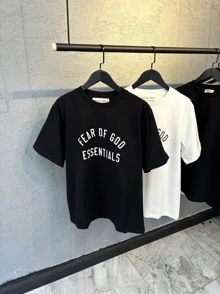 ESSENTIALS Premium Tshirt