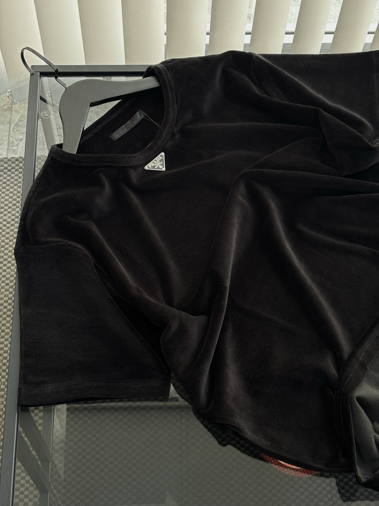 PRADA Premium Tshirt