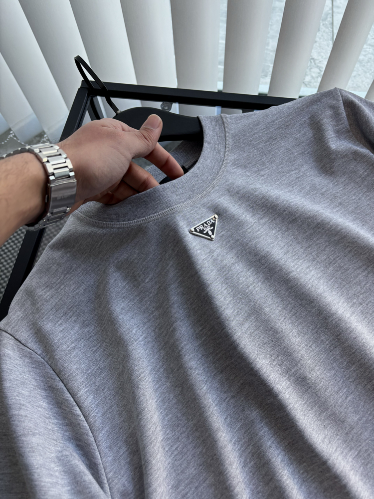 PRADA Premium Tshirt 