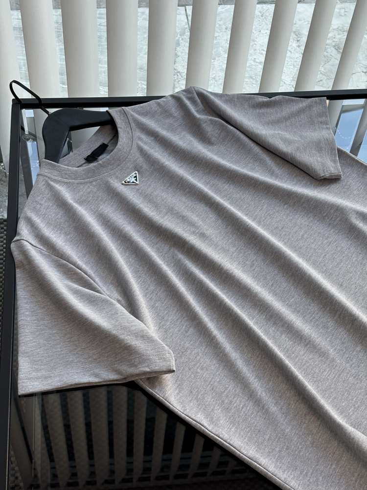 PRADA Premium Tshirt 
