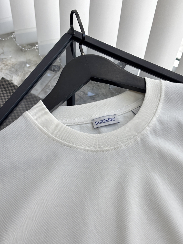 BURBERRY Premium Tshirt