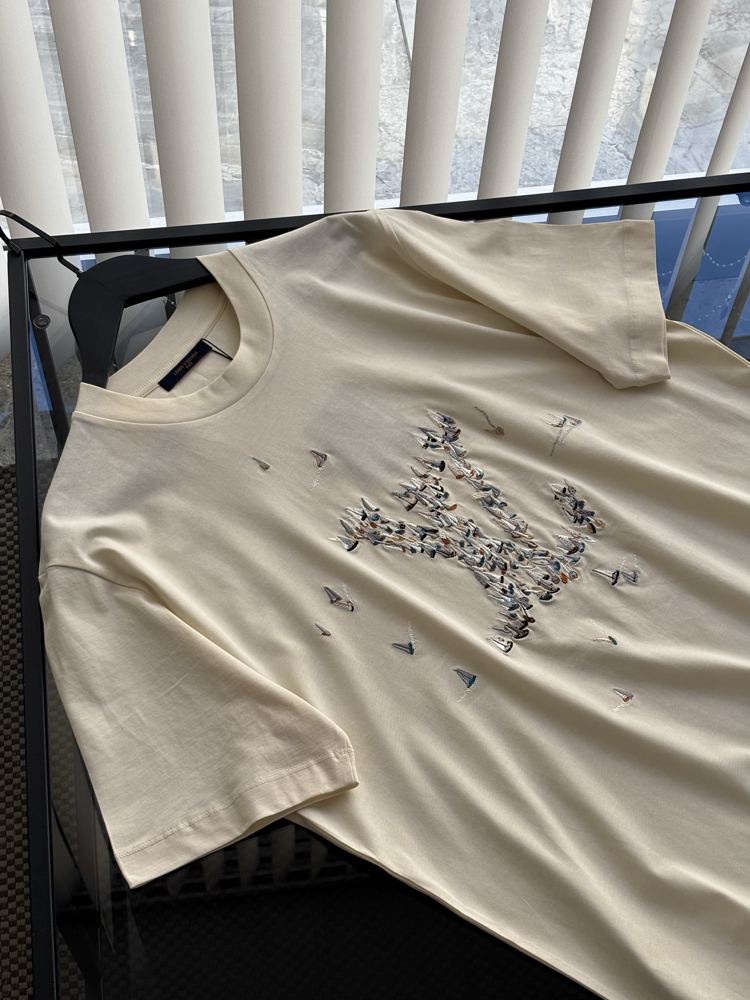 LOUISVUITTON Special Nakış Logo Tshirt 
