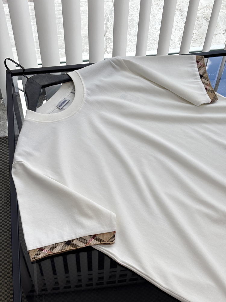 BURBERRY Premium Tshirt
