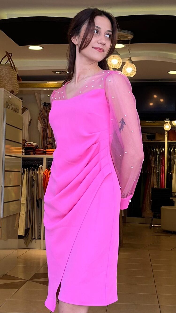 Pembe Elbise