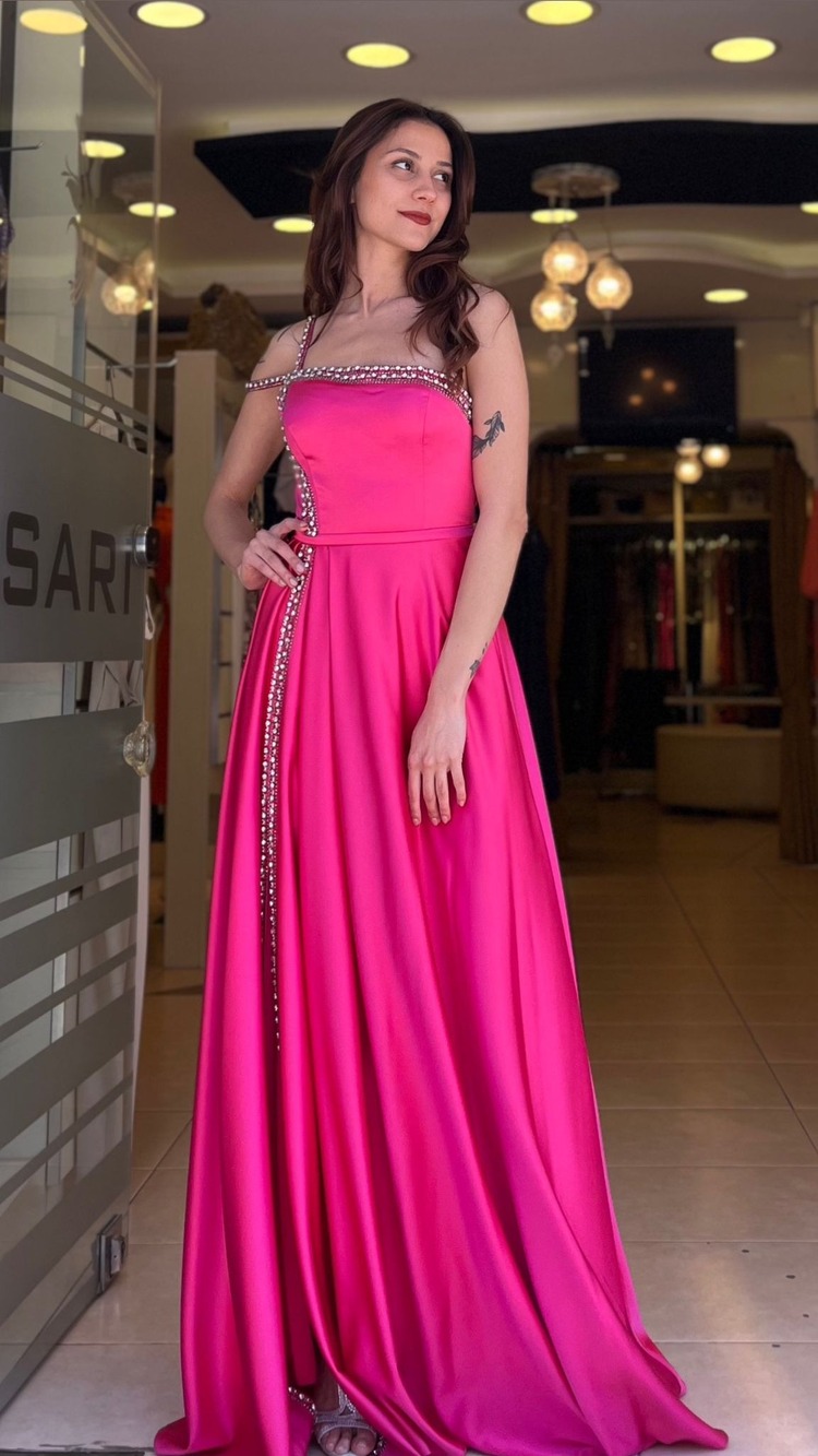 Işıltılı Zincirli Pembe Elbise