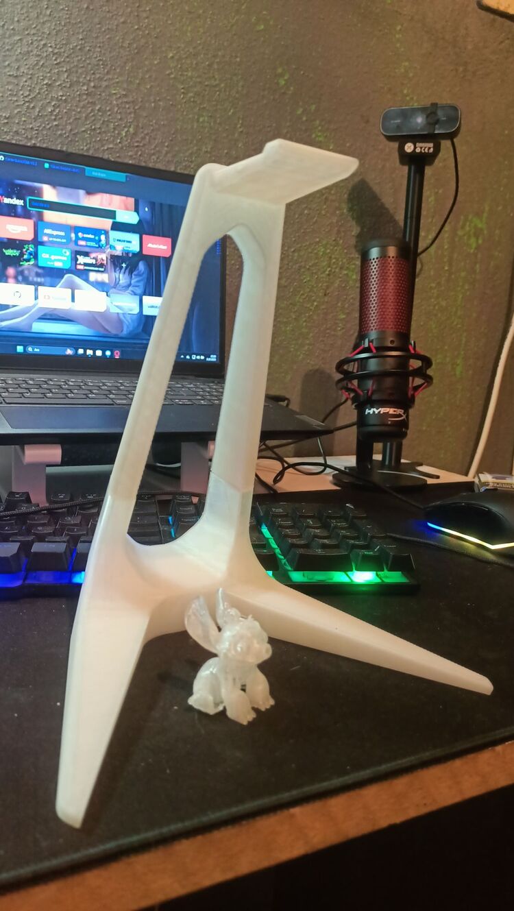 Masa üstü kulaklık standı