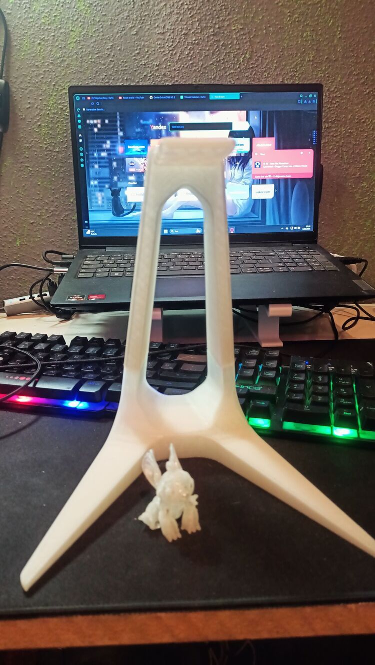 Masa üstü kulaklık standı