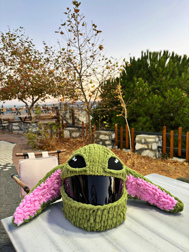 Baby yoda motor kask kılıfı
