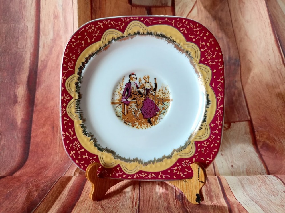 YAMASEN 24 CT GOLD COLLECTION FINE PORCELAIN JAPAN.