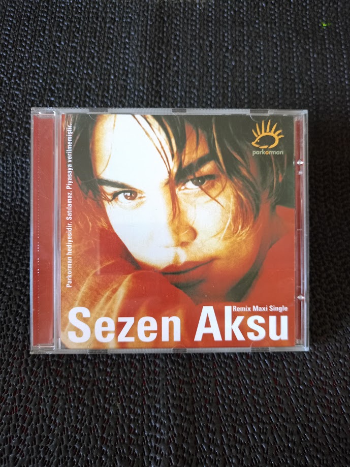 SEZEN AKSU - REMİX MAXİ SİNGLE - CD ALBÜM 2001 DÖNEM BASKISI.