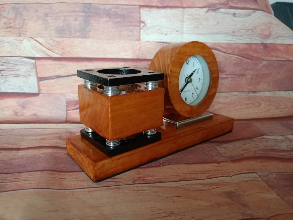 KALEMLİKLİ MASA SAATİ AHŞAP HAND MADE.