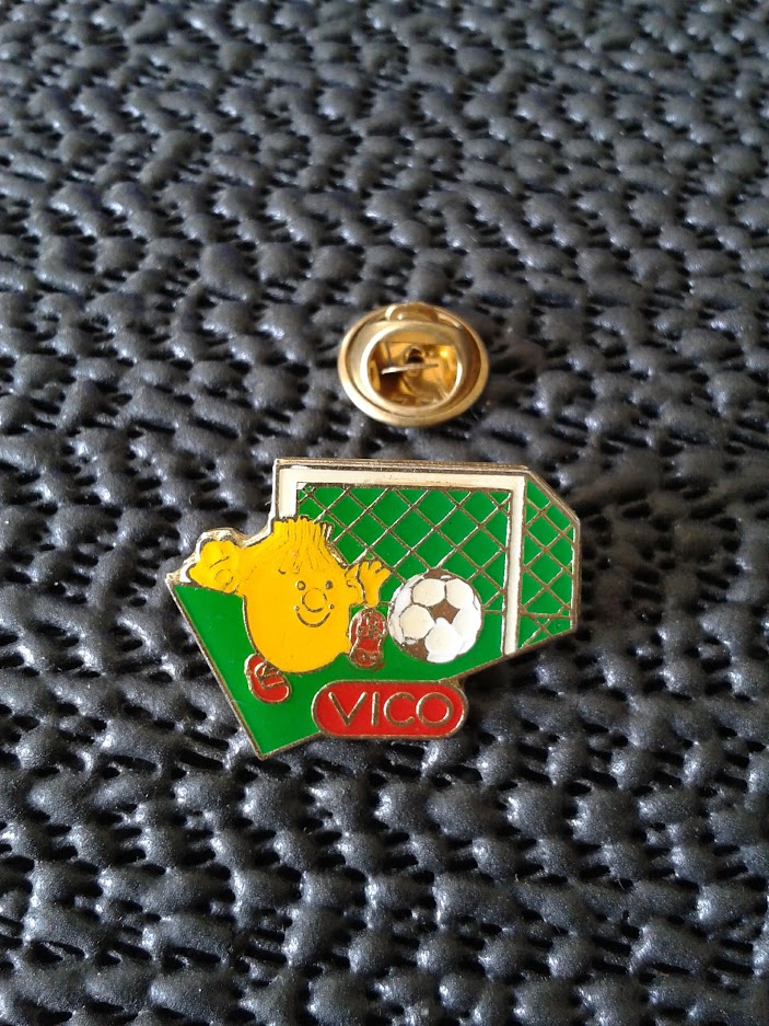 VICO FUTBOLCU PIN ROZET. NADİR,VINTAGE.
