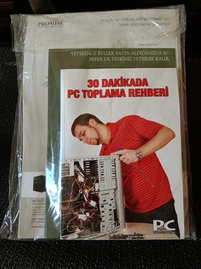 PC NET ve CHIP DERGİLERİ, ÜÇ ADET TEKNOLOJİ KİTABI.KOLEKSİYONLUK.