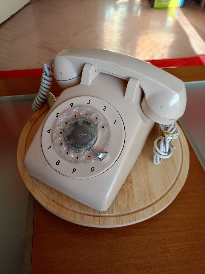 NORTHERN ELECTRIC TELEKOMINIKASYON NOSTALJİK ÇEVİRMELİ TELEFON. Dönem. 70-80