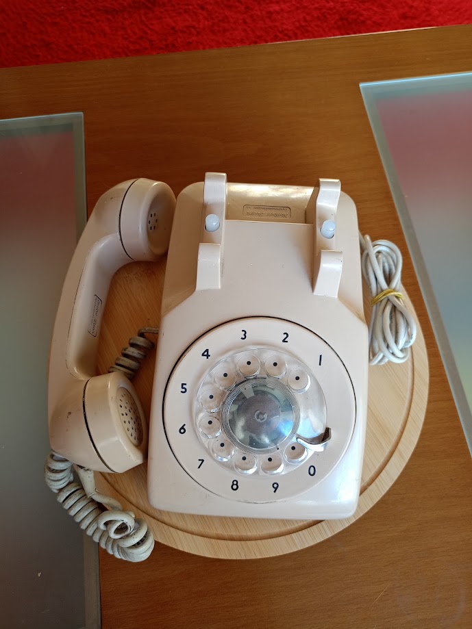 NORTHERN ELECTRIC TELEKOMINIKASYON NOSTALJİK ÇEVİRMELİ TELEFON. Dönem. 70-80